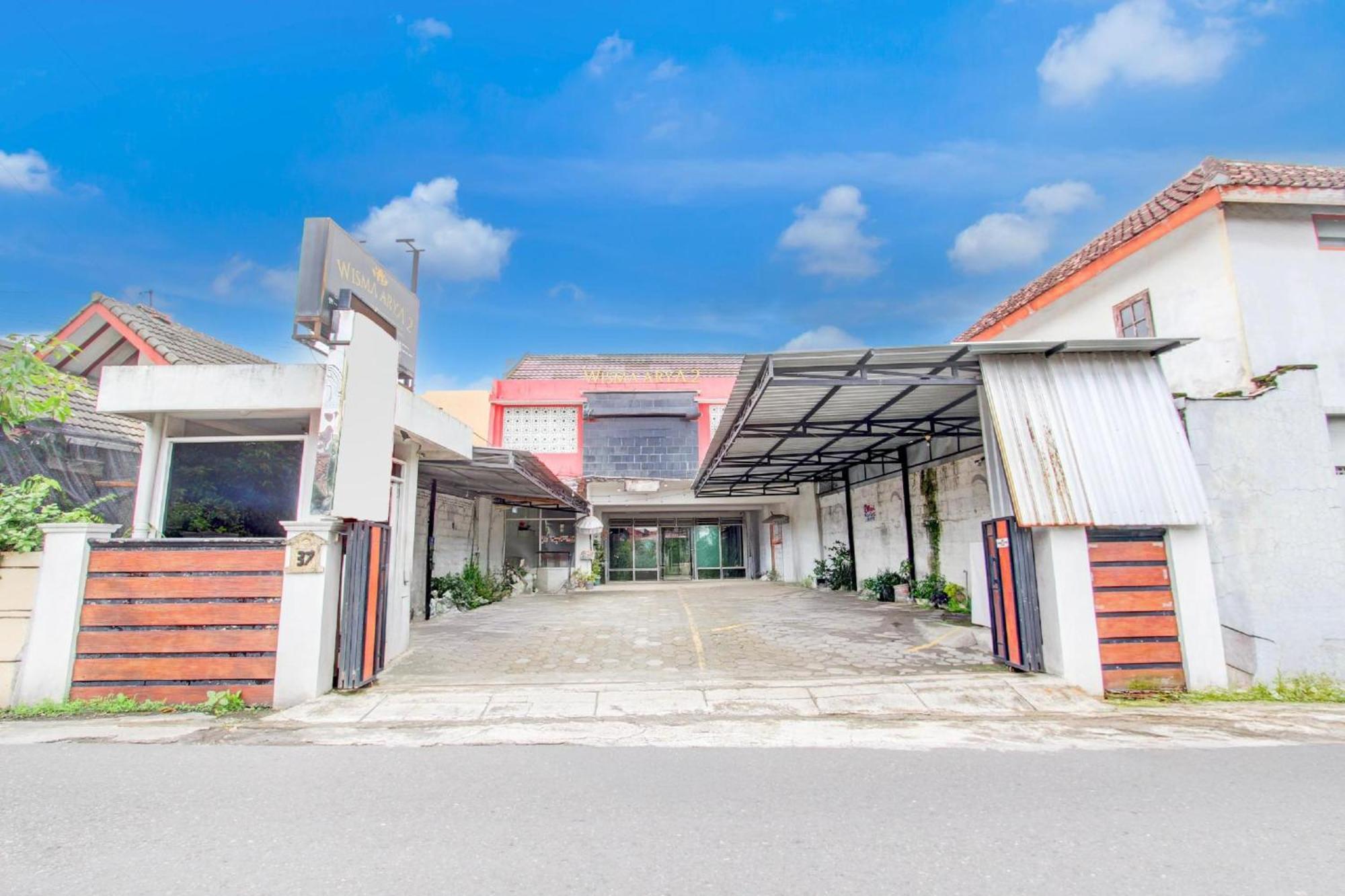 RedDoorz Syariah @ Wisma Arya 2 Maguwo Bagian luar foto